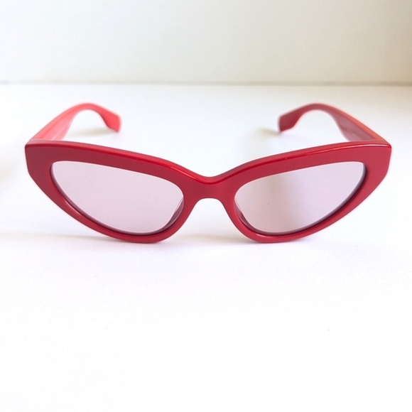 BURBERRY Cat Eye Lipstick Red Sunglasses 😍 Authentic $350 NWOT New - Picture 9 of 15